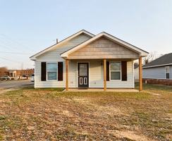 featured image of 2430 College St