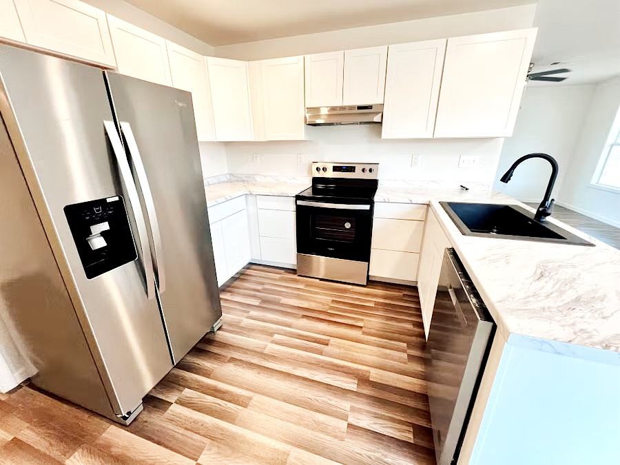 2430 College St - Photo 2 of 17