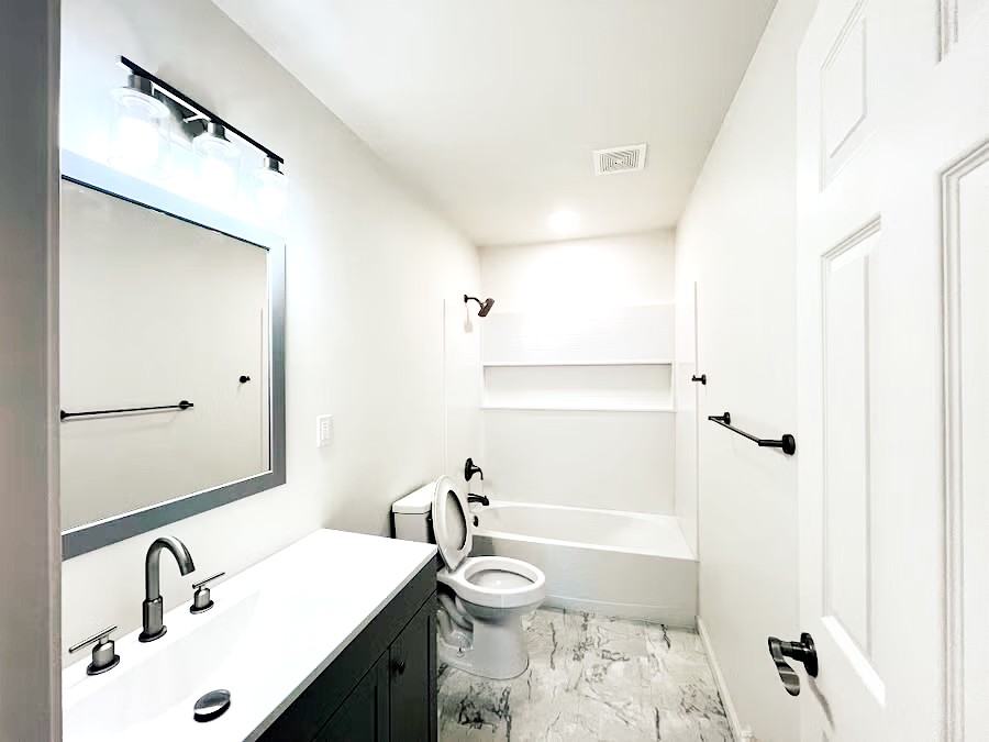 2430 College St - Photo 5 of 17