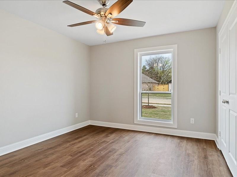 19139 Seneca Dr - Photo 2 of 11