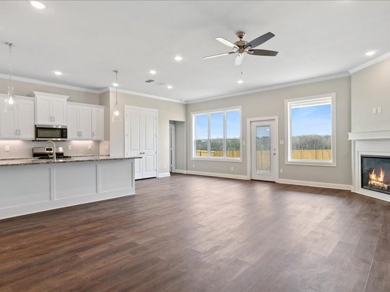 19139 Seneca Dr - Photo 4 of 11