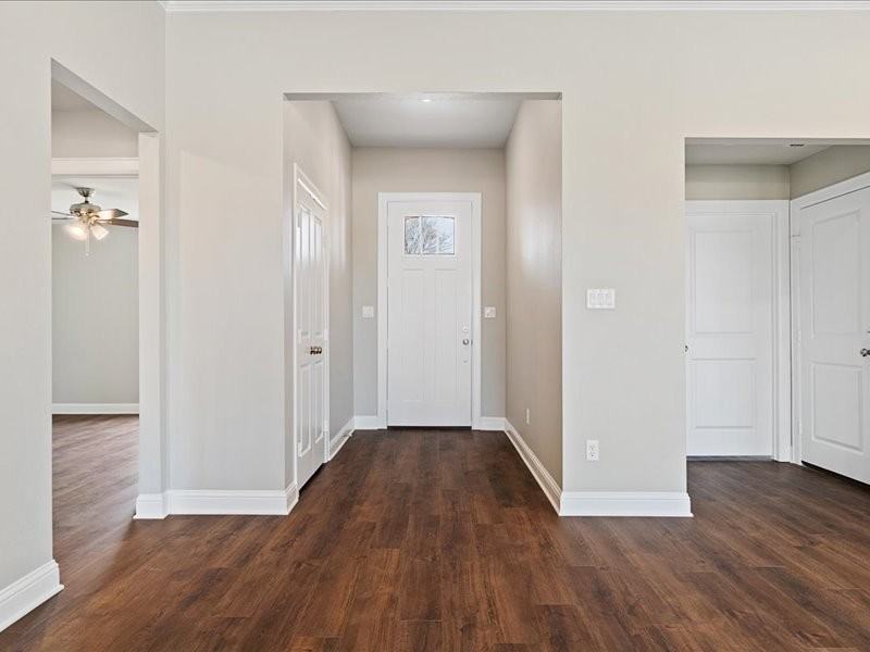 19139 Seneca Dr - Photo 6 of 11