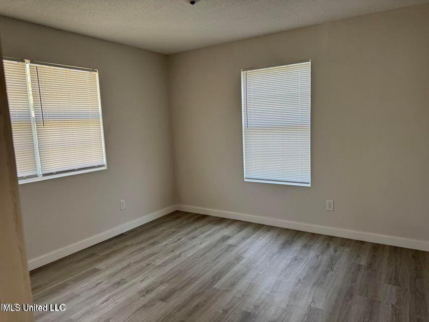 2306 Lewis Ave - Photo 6 of 8