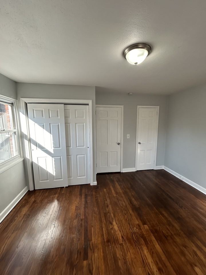877 Farmington Ave #879-204 - Photo 7 of 14