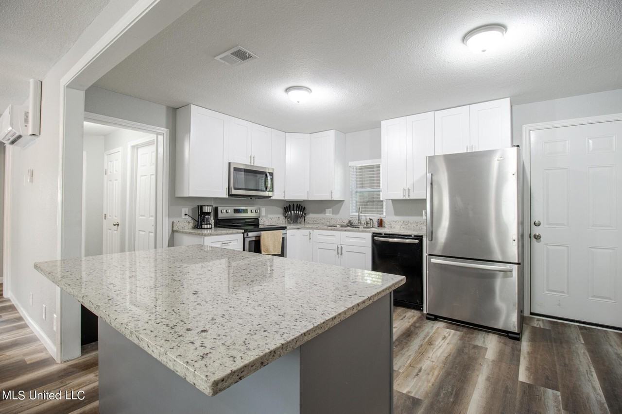 226 Milray Ln - Photo 6 of 19