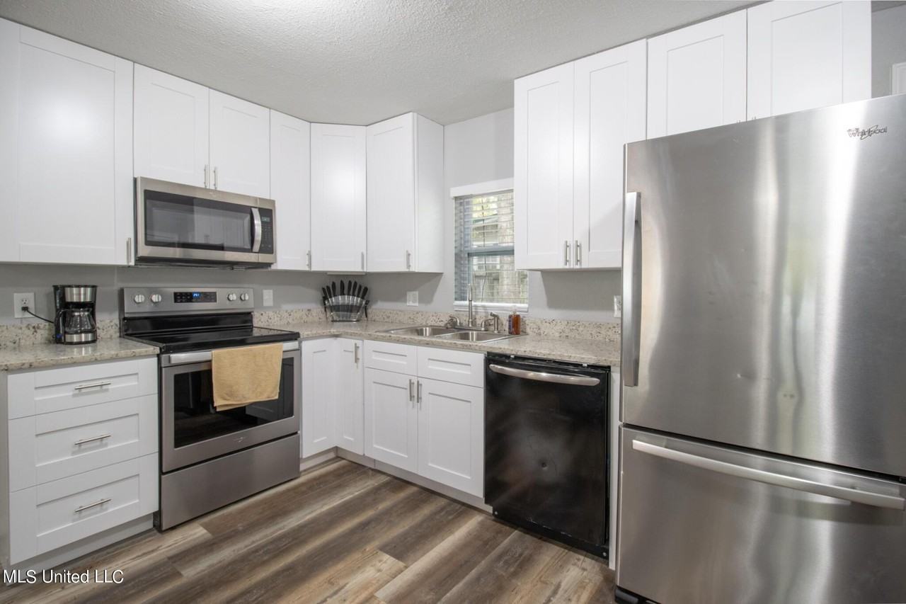 226 Milray Ln - Photo 7 of 19