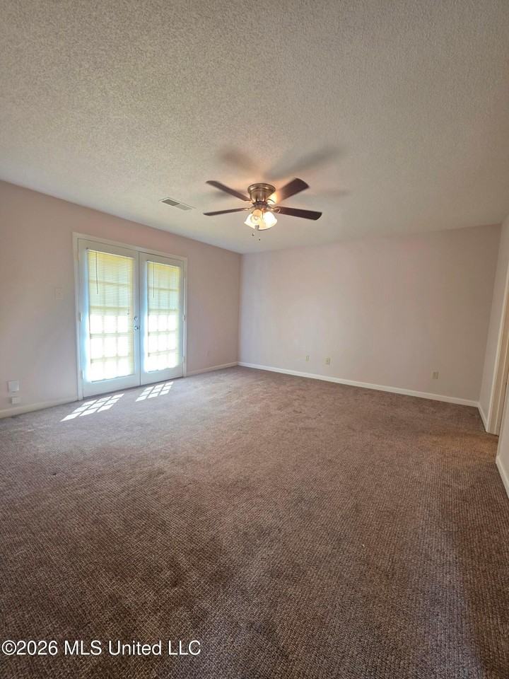 295 Garden Walk S - Photo 6 of 10