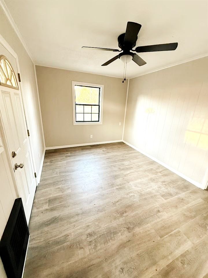 616 14th St N #616 - Photo 2 of 9