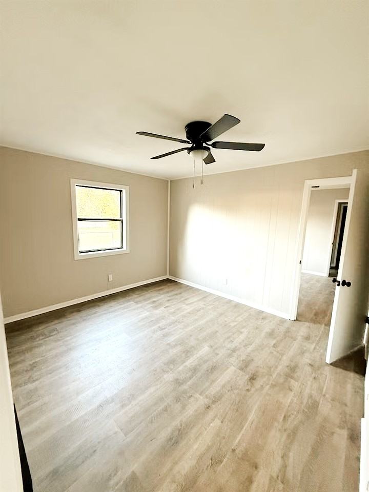 616 14th St N #616 - Photo 7 of 9