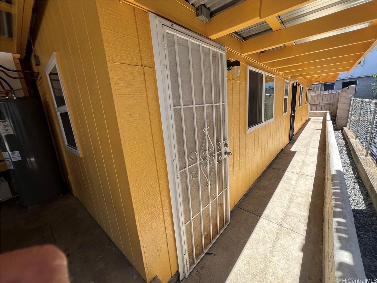 1239 Rycroft St - Photo 2 of 16