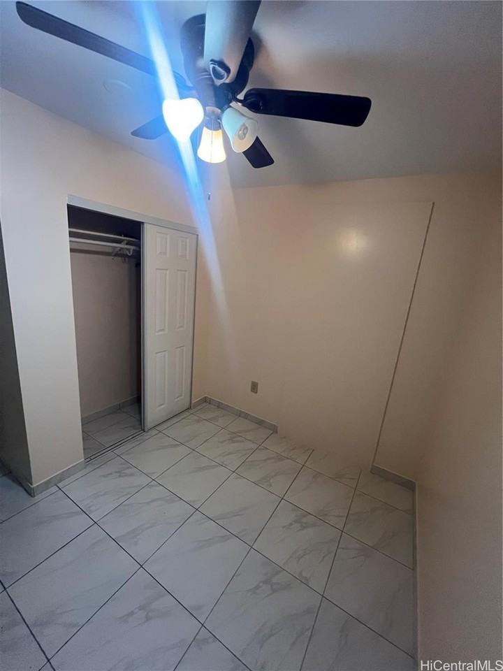 1239 Rycroft St - Photo 4 of 16