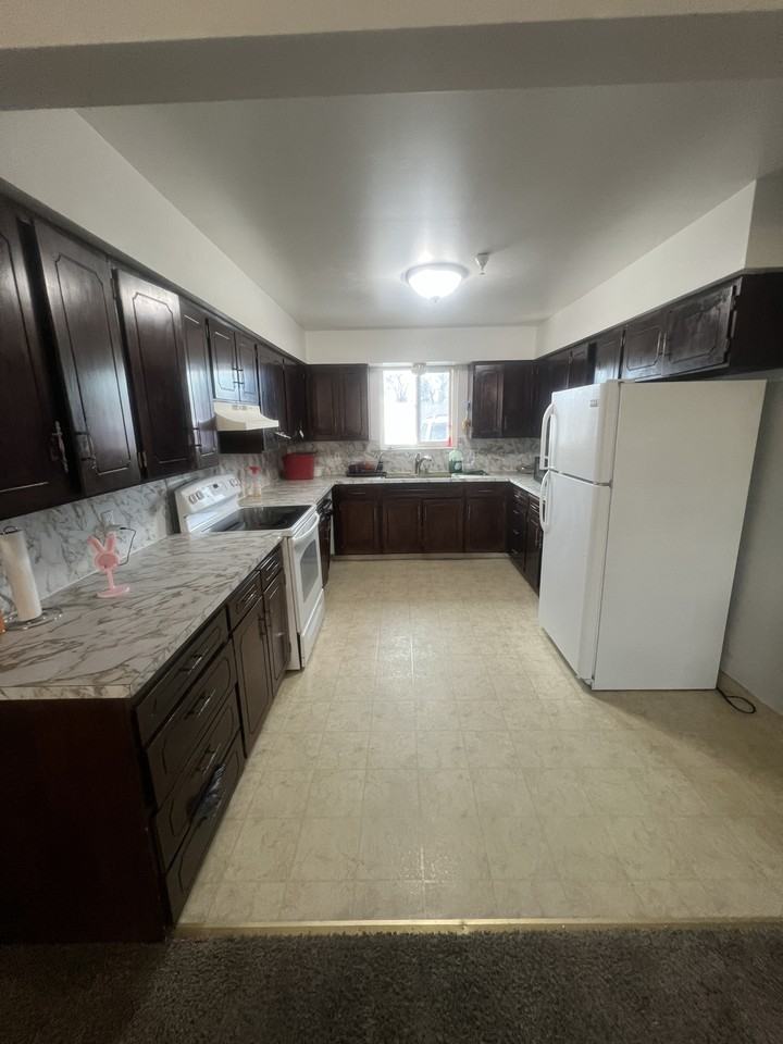 495 E Main St #4 - Photo 7 of 11