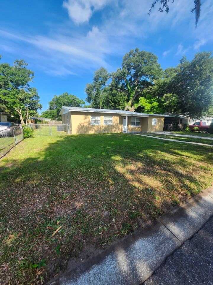 1416 Long St - Photo 2 of 4