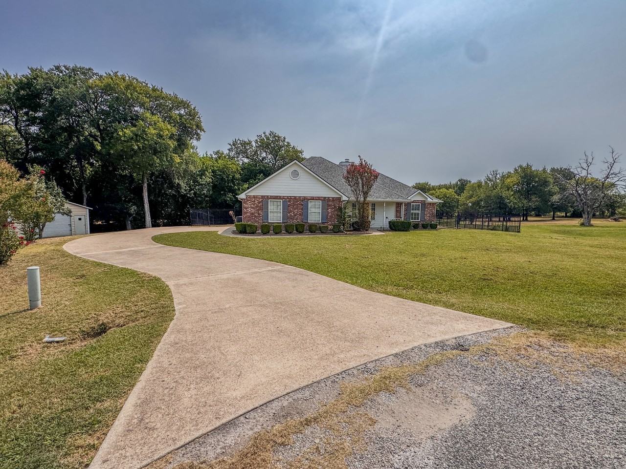 5662 Pamela Ct - Photo 4 of 25
