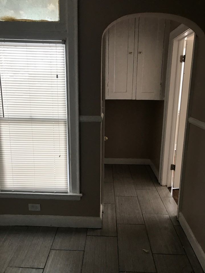 3235 W Grand St #2W - Photo 5 of 9