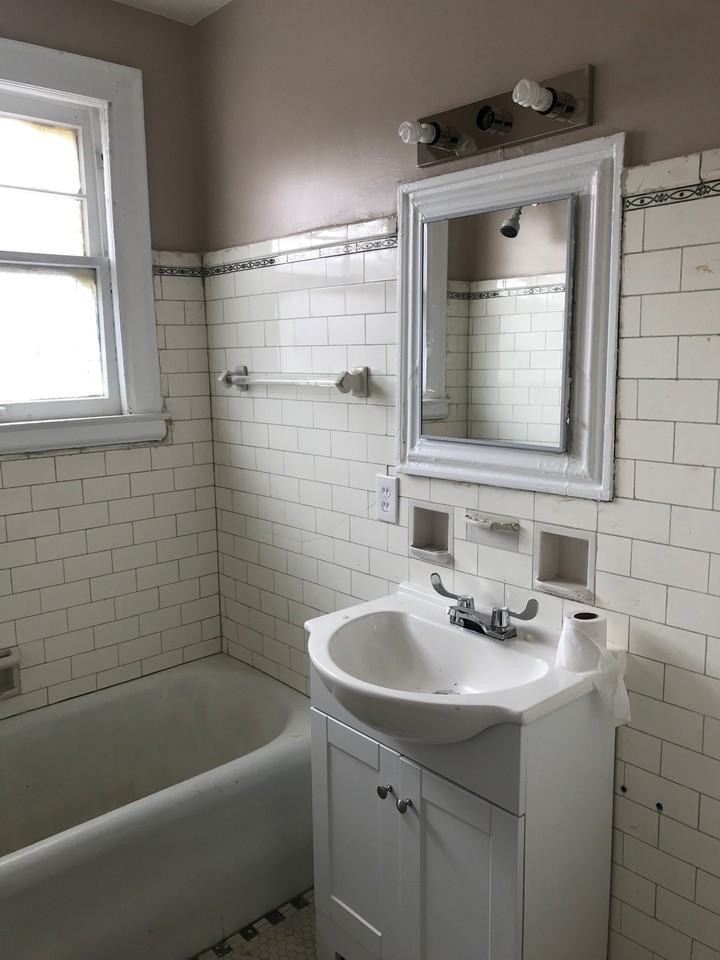 3235 W Grand St #2W - Photo 6 of 9