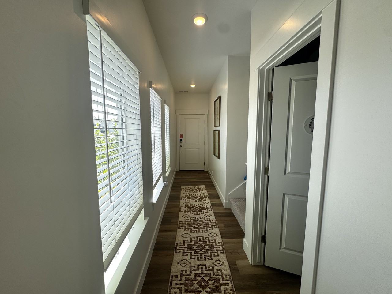 739 Wn - Photo 2 of 21