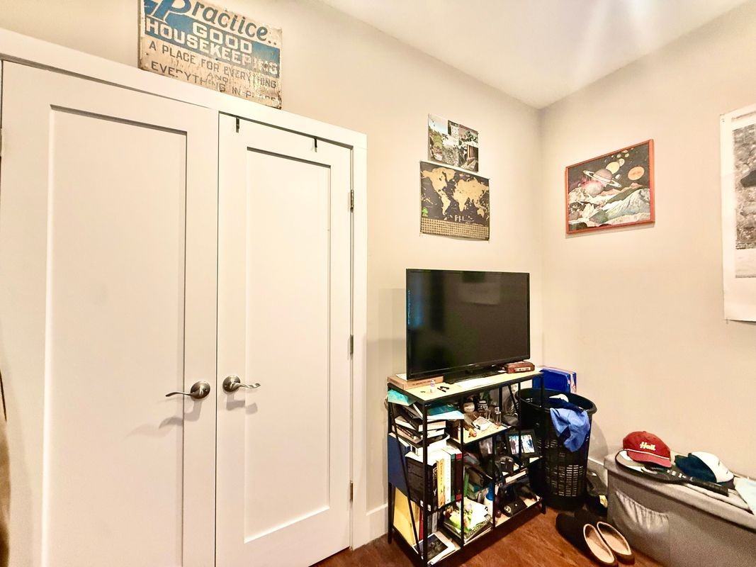 268 Griffith St - Photo 6 of 9