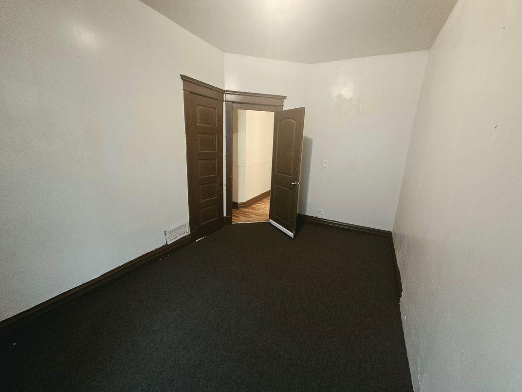 725 W 69th St - Photo 6 of 8