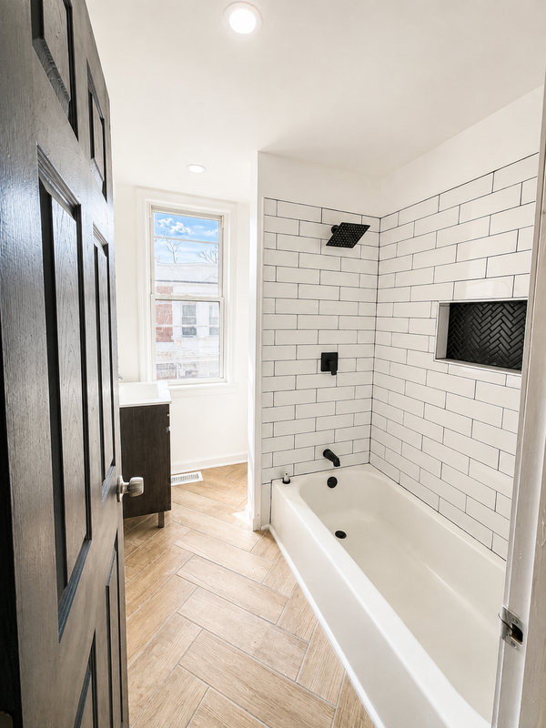 5943 Summer St - Photo 4 of 9