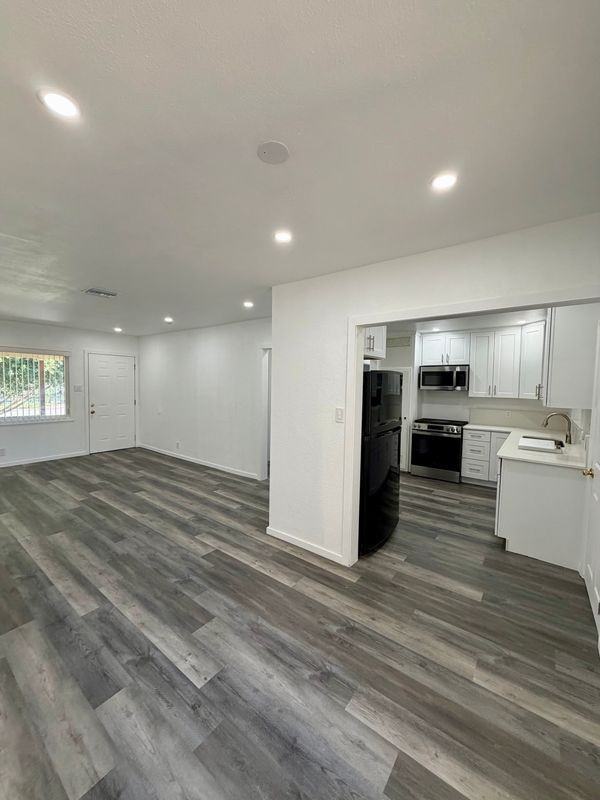 2428 Vasquez Pl - Photo 5 of 13