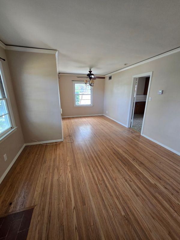 4934 Luther St - Photo 4 of 15
