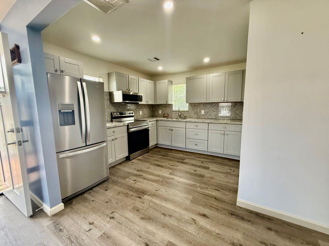 173 11th St - Photo 2 of 22