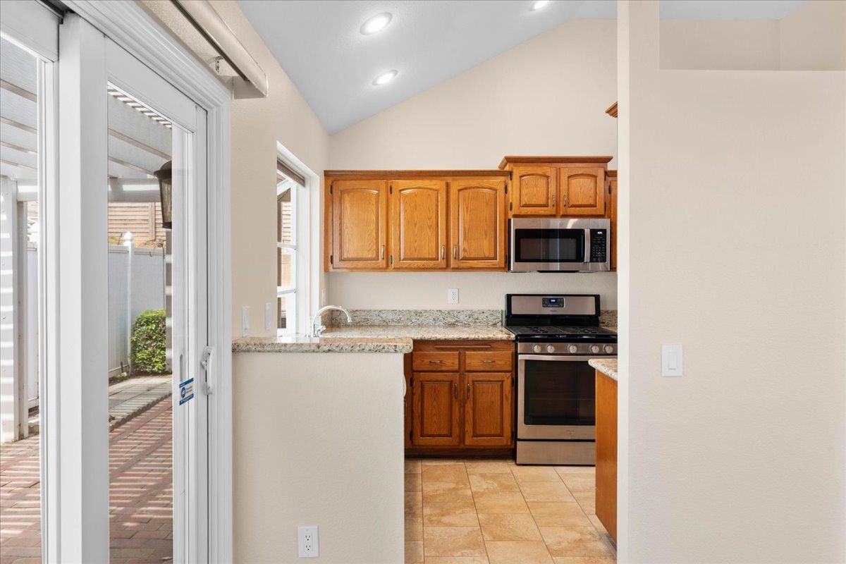 6642 Brighton Pl - Photo 7 of 28