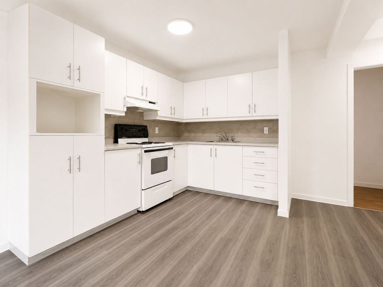 4301 de la Roche - Photo 2 of 16