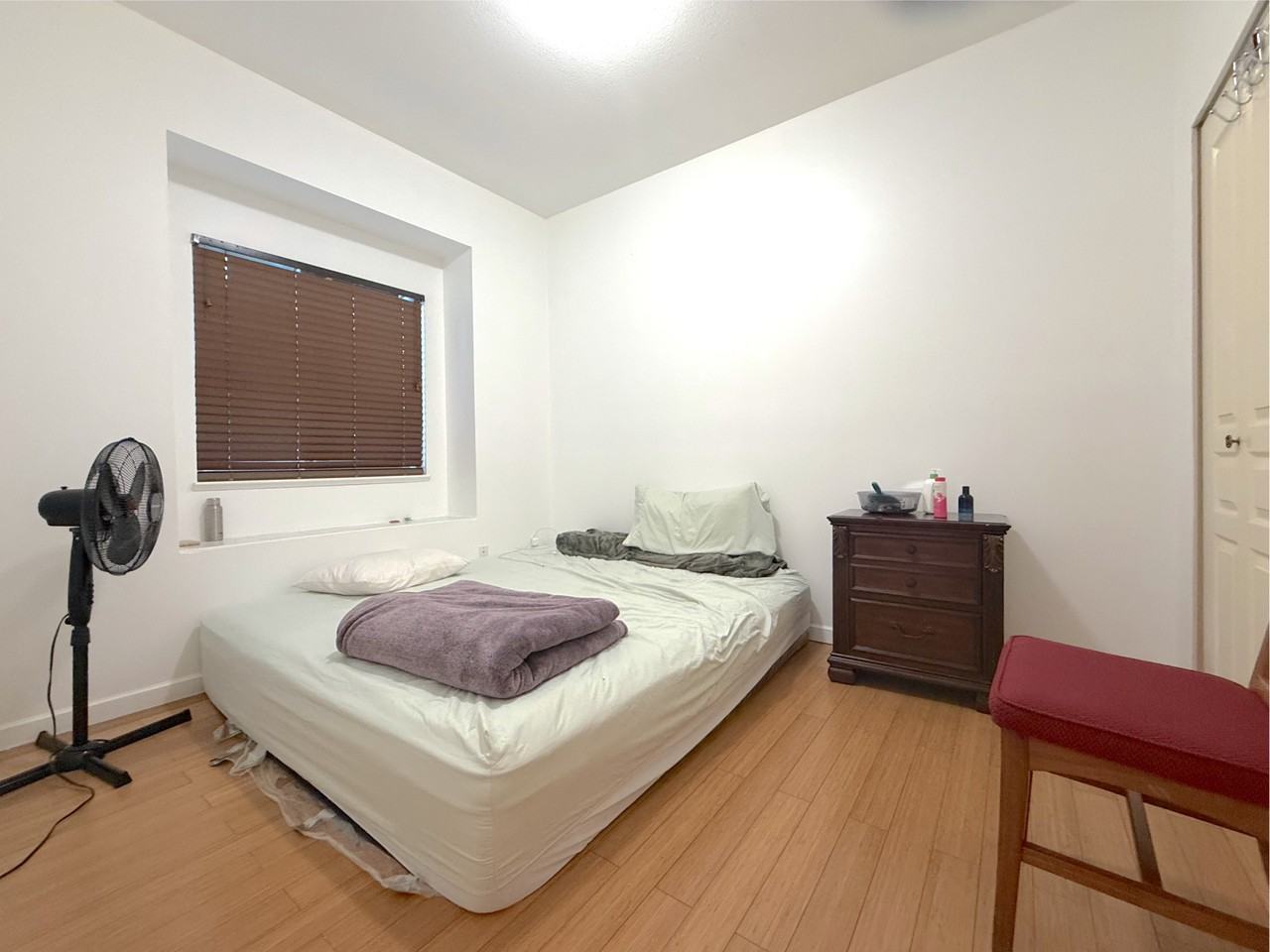 10455 Odlin Rd - Photo 4 of 9