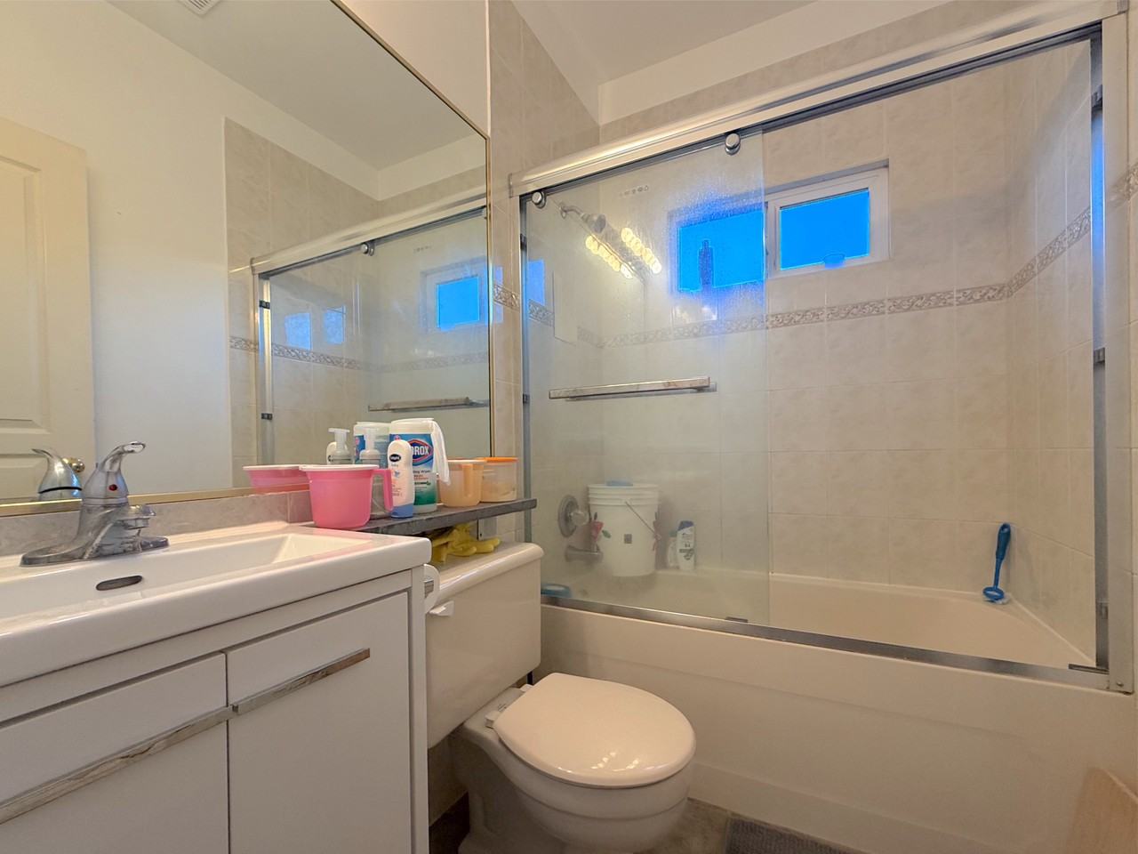 10455 Odlin Rd - Photo 5 of 9