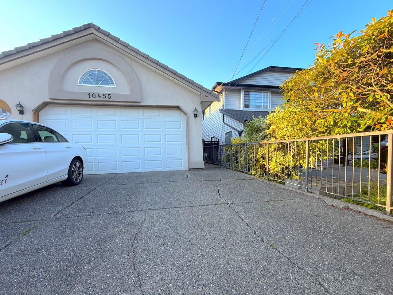 10455 Odlin Rd - Photo 6 of 9