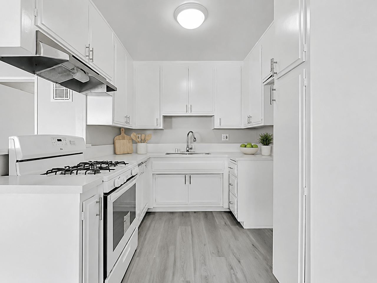 718 N. Inglewood Ave. - Photo 2 of 13