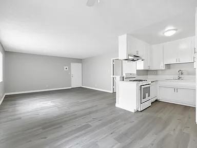 718 N. Inglewood Ave. - Photo 4 of 13