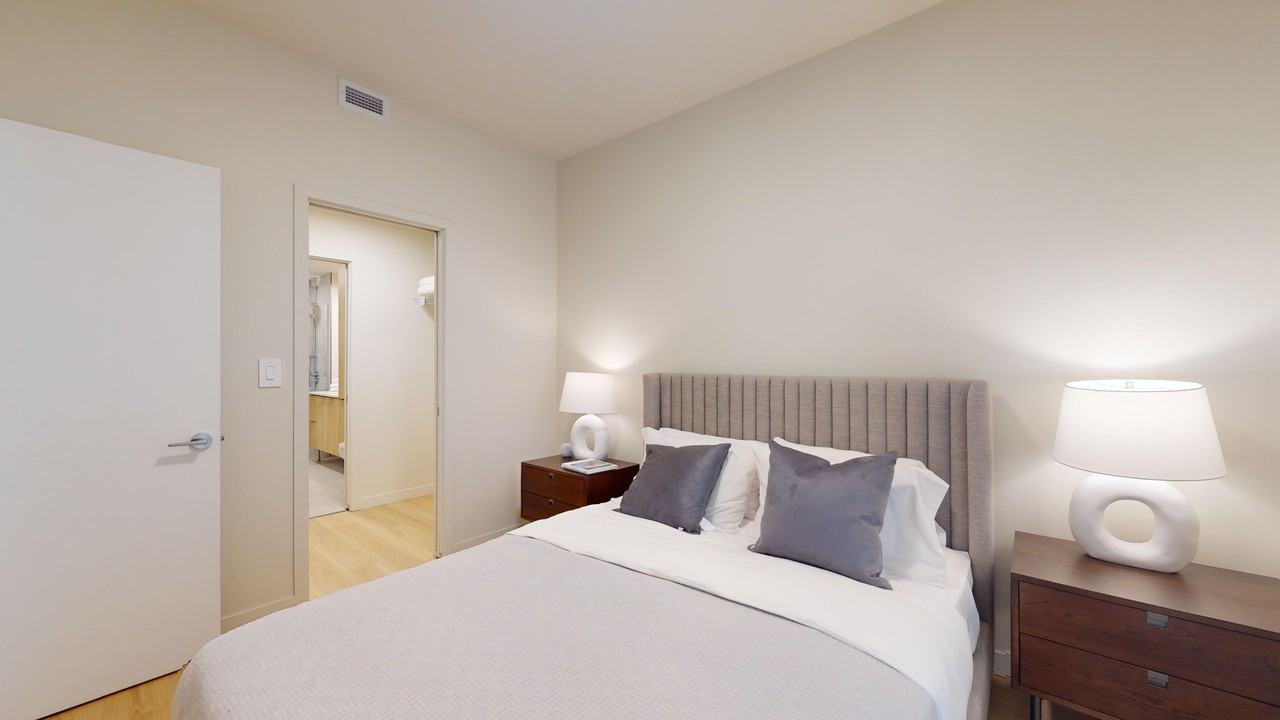Hémisphère Pointe-Claire - Photo 2 of 22