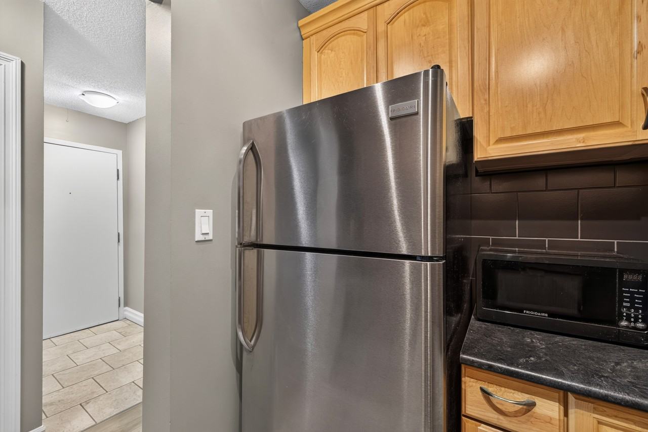 10138 116 Street - Photo 6 of 29