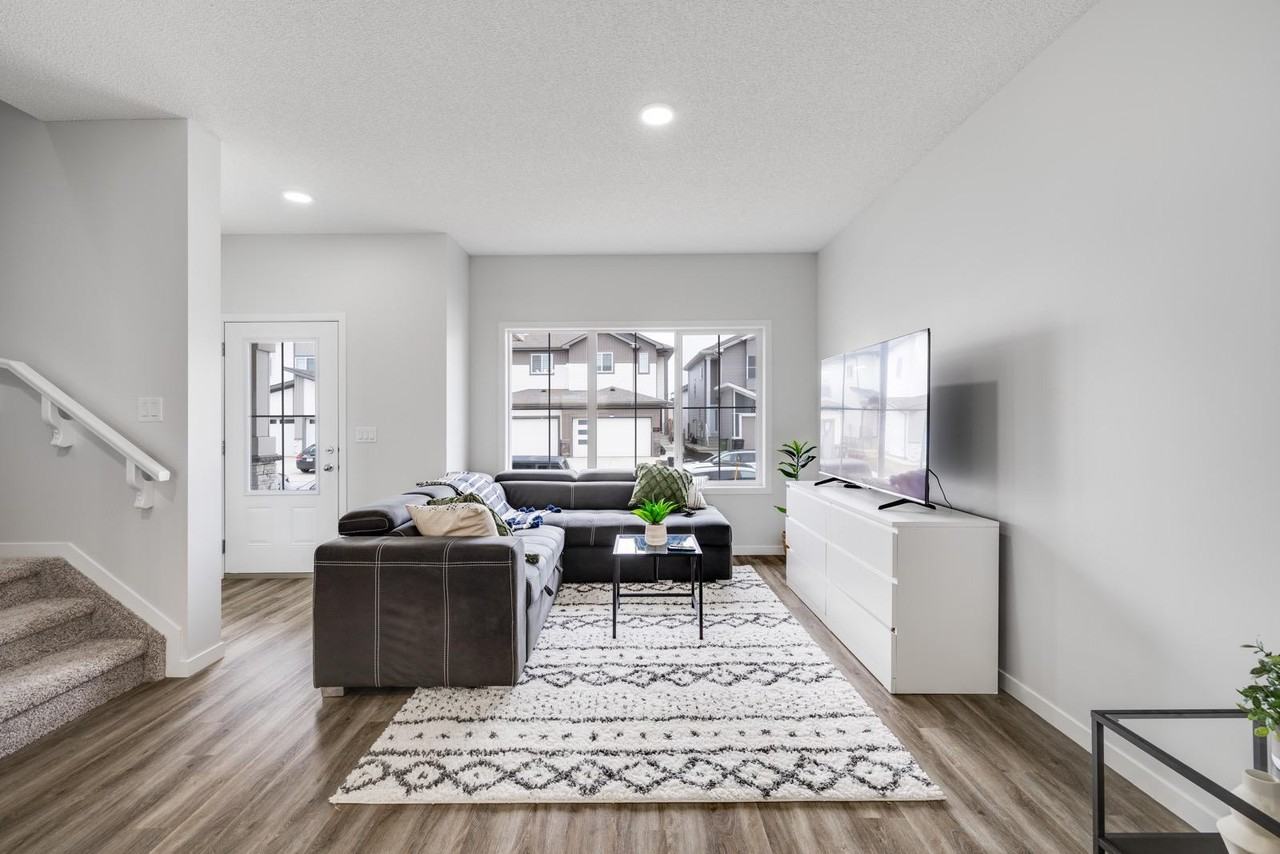 1227 16 Ave Nw - Photo 2 of 15
