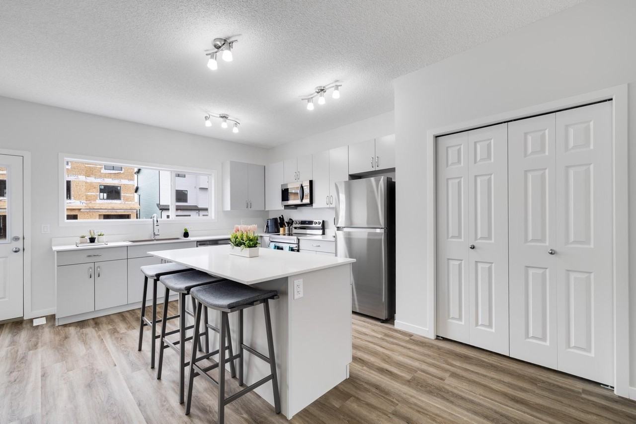 1227 16 Ave Nw - Photo 5 of 15