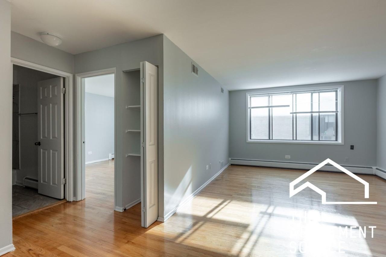1515 W Morse Ave #403 - Photo 2 of 13