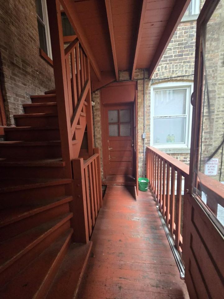 1808 W Farwell Ave #1B - Photo 6 of 12