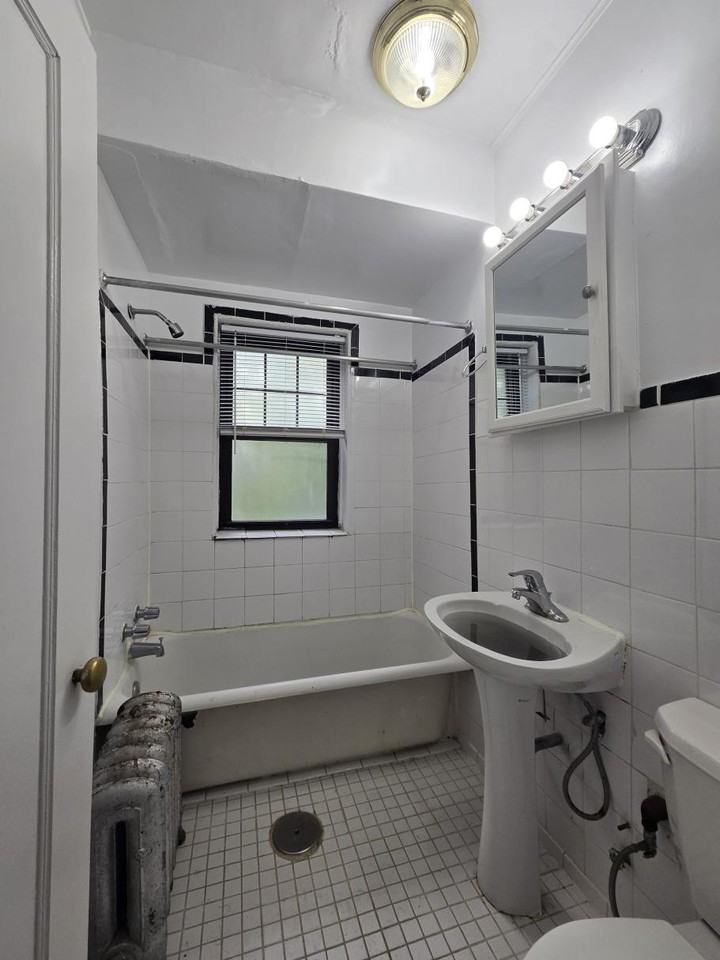 804 Sherman Ave #1 - Photo 4 of 9