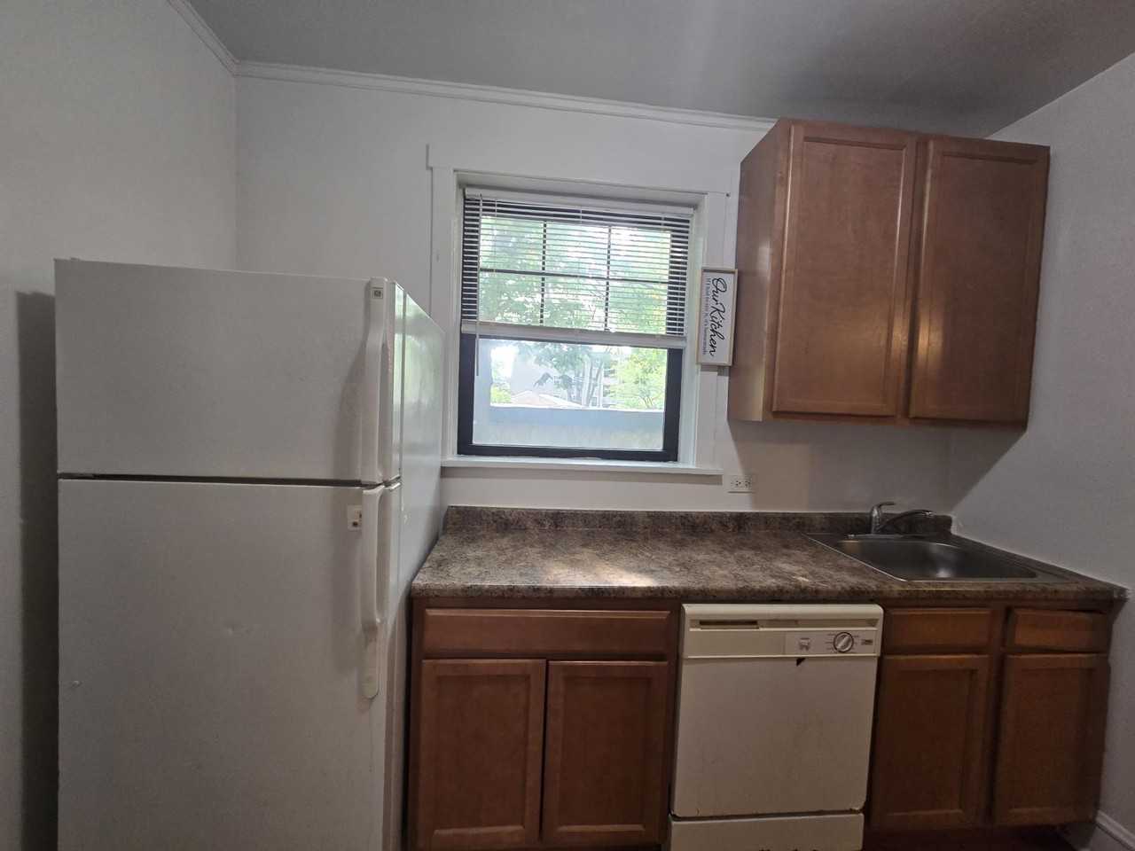 804 Sherman Ave #1 - Photo 3 of 9