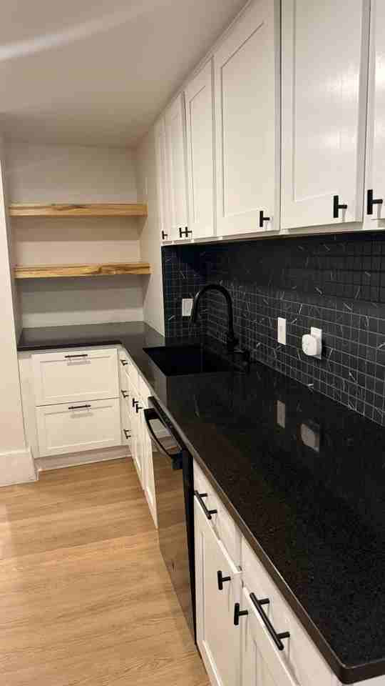 1231 Nw 33rd St #6 - Photo 3 of 21