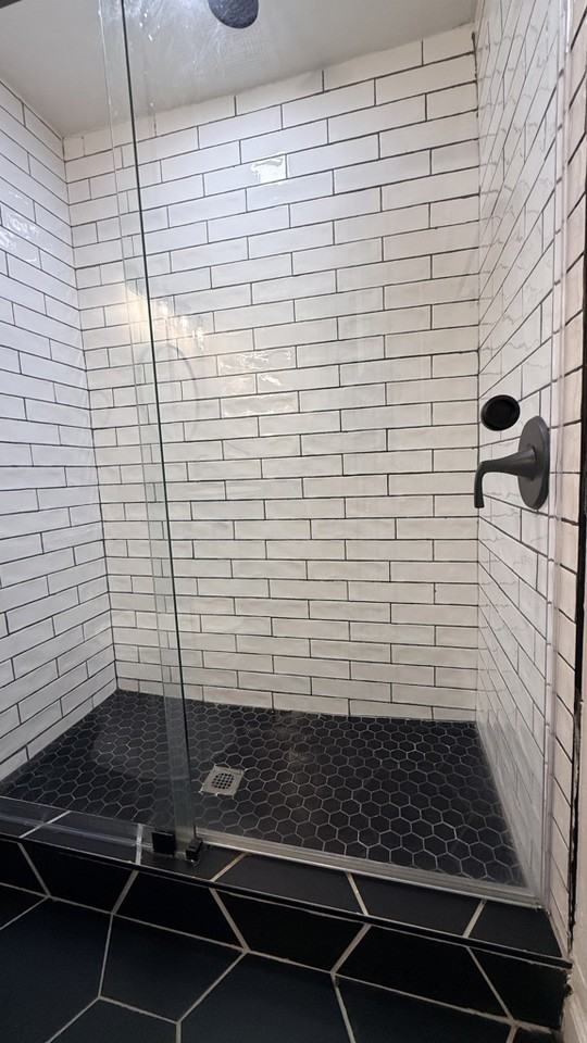 1231 Nw 33rd St #6 - Photo 7 of 21