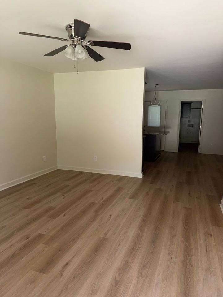 1289 Janice Rd - Photo 3 of 28