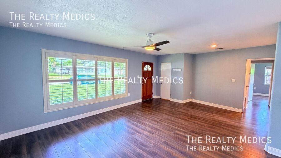 942 Sherrington Rd - Photo 4 of 30