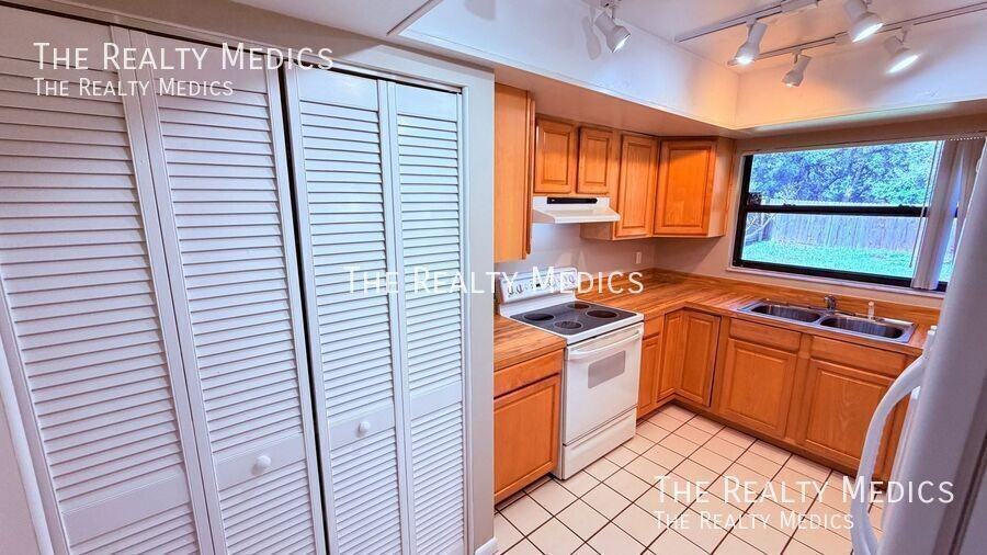 481 Timberwood Trl - Photo 4 of 46