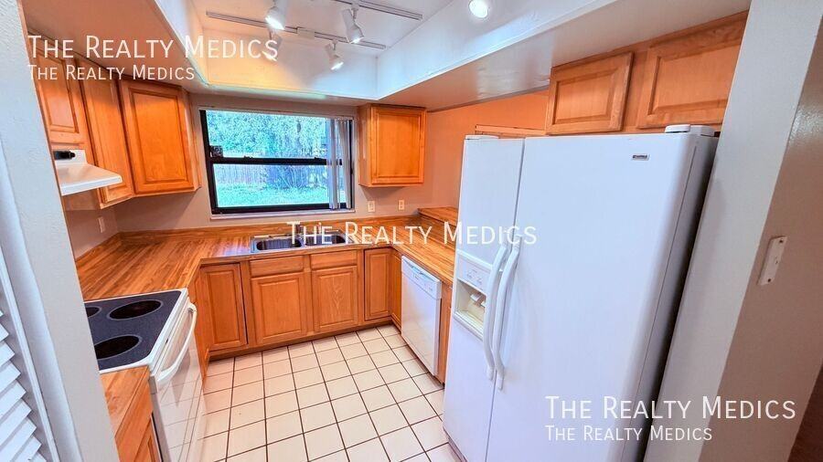 481 Timberwood Trl - Photo 6 of 46