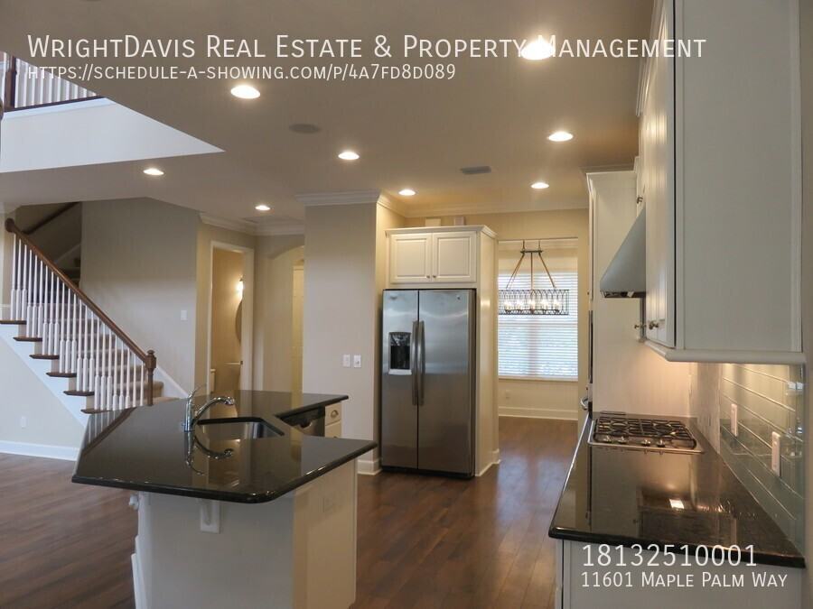 11601 Maple Palm Way - Photo 3 of 21
