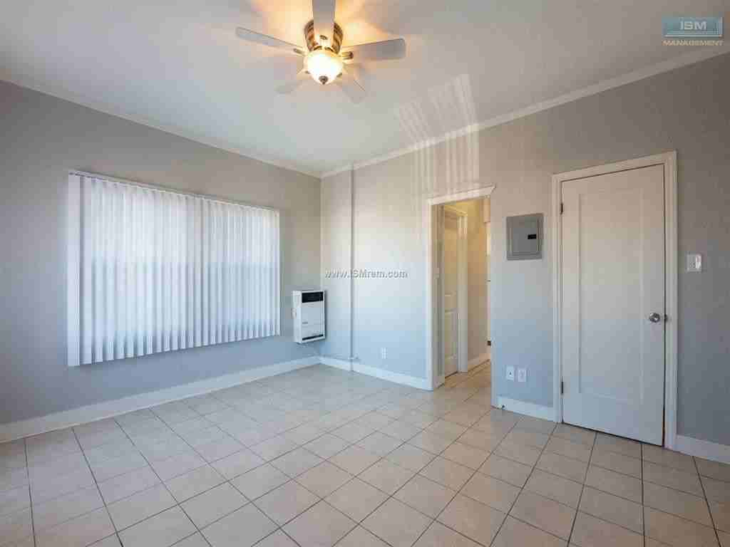 43rd Place Apartments - Photo 3 of 24